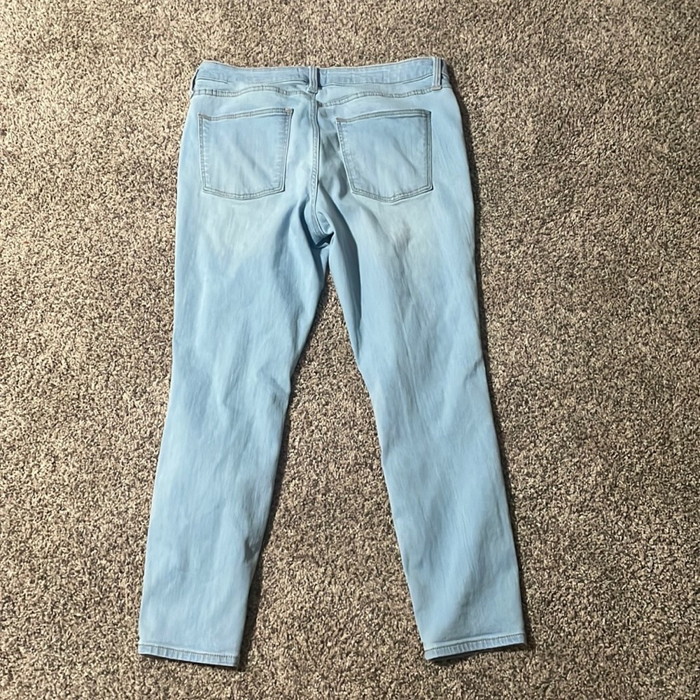 Mid rise skinny, light blue, Universal Thread size 10/30s